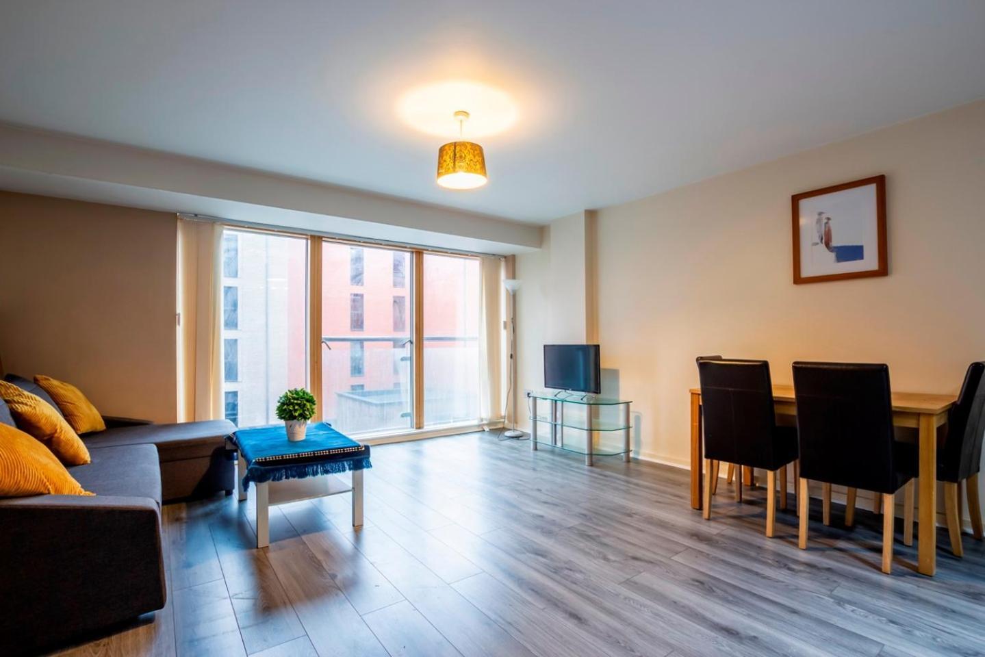 Apartment Centre In The Heart Of - 50 Percent Off Monthly