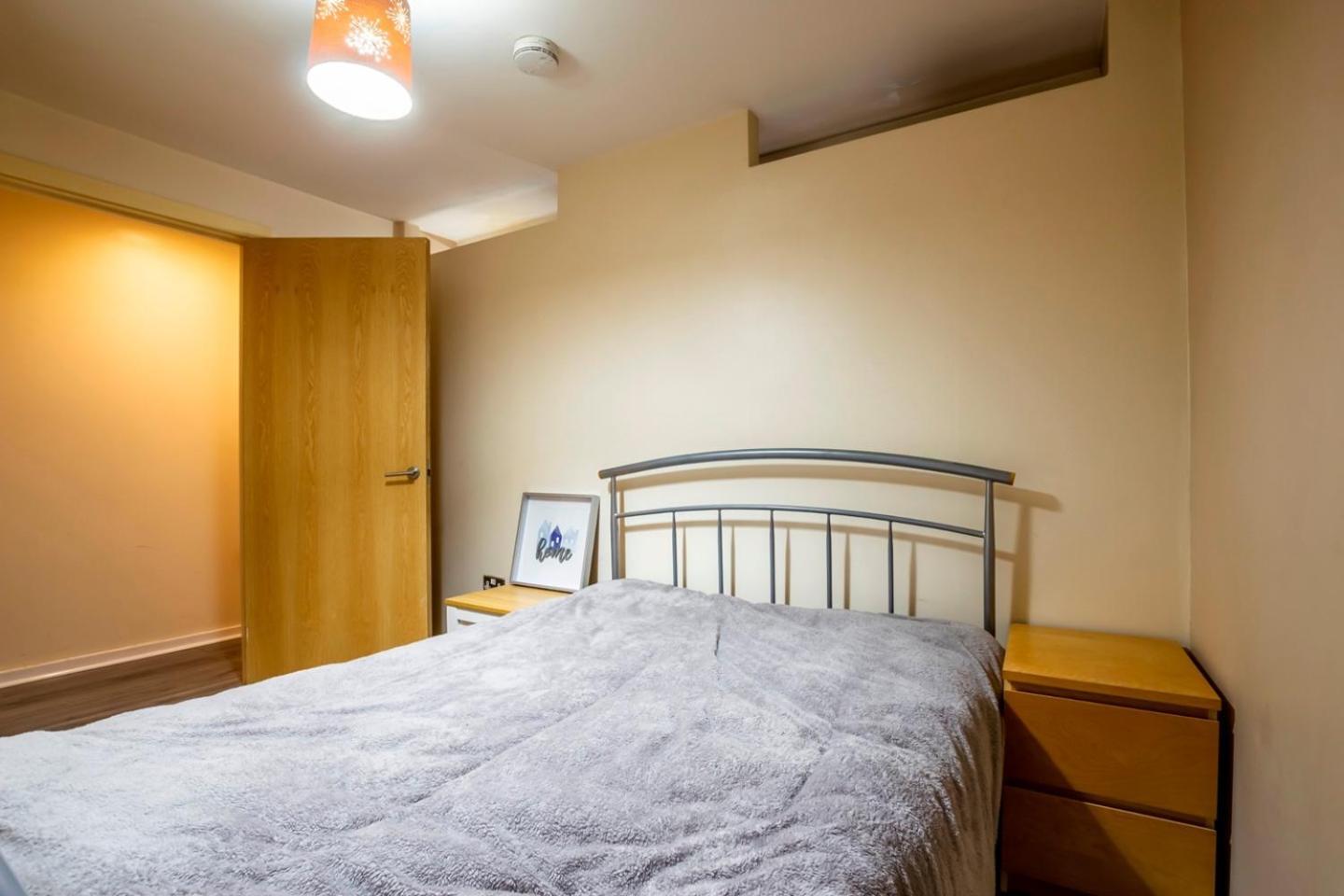 Centre In The Heart Of - 50 Percent Off Monthly Apartment Liverpool
